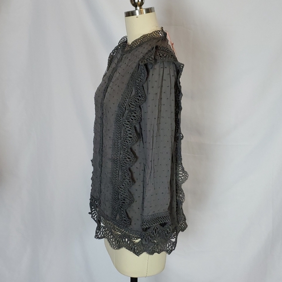 Entro usa, M, gray modern does vintage lace top - Picture 5 of 8